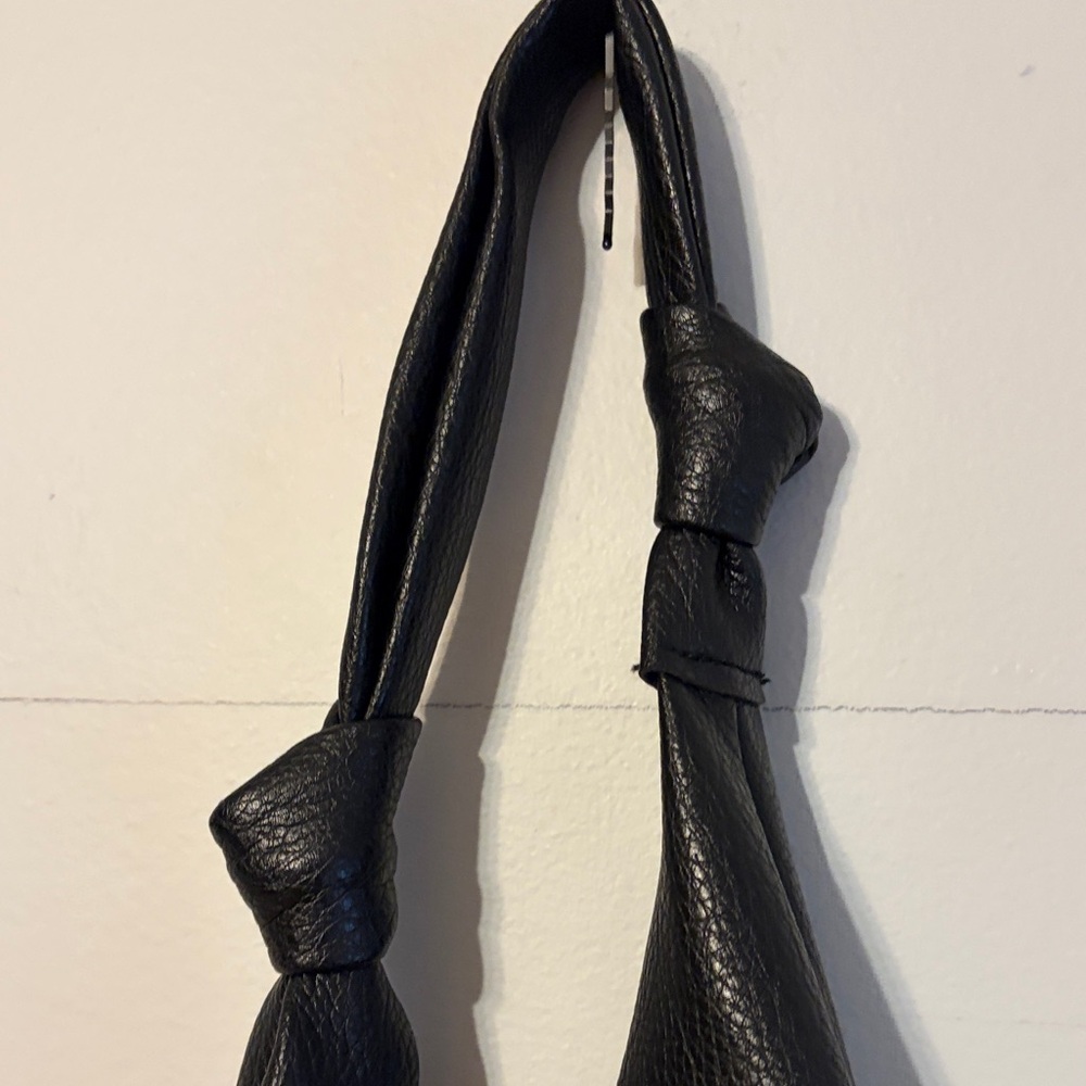 Large Black Shoulder Hobo Bag. Snap close. Polyurethane. EUC. - Picture 2 of 11